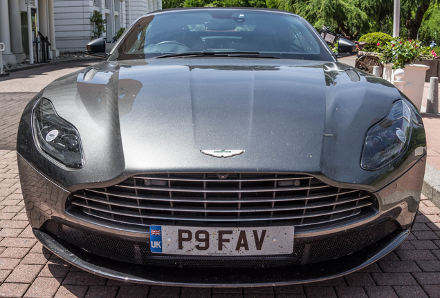 Aston Martin DB11 V8 Volante