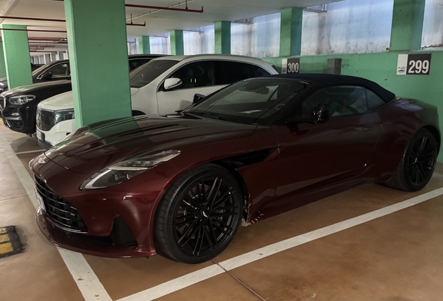 Aston Martin DB12 Volante