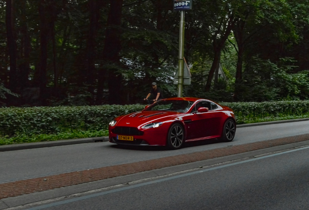 Aston Martin V12 Vantage