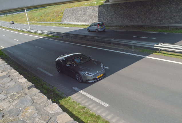 Aston Martin Vanquish 2013