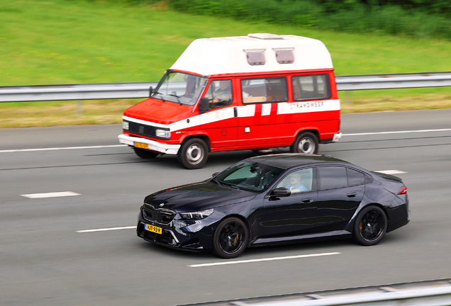 BMW M5 G90