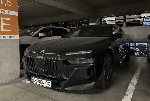 BMW M760e xDrive