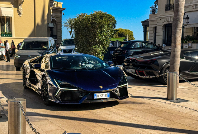 Lamborghini Revuelto