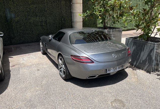 Mercedes-Benz SLS AMG