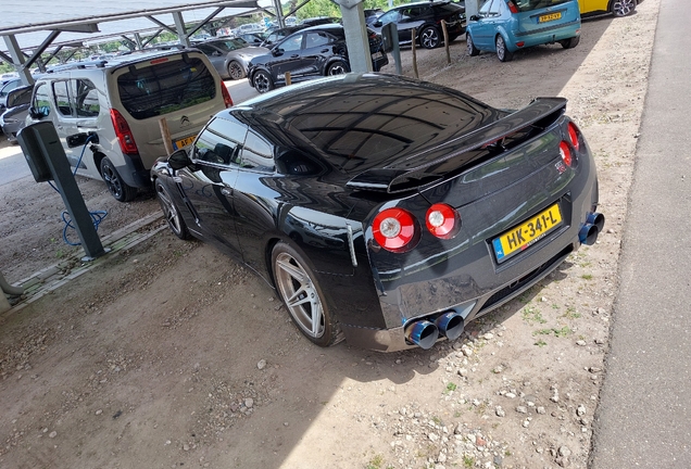 Nissan GT-R