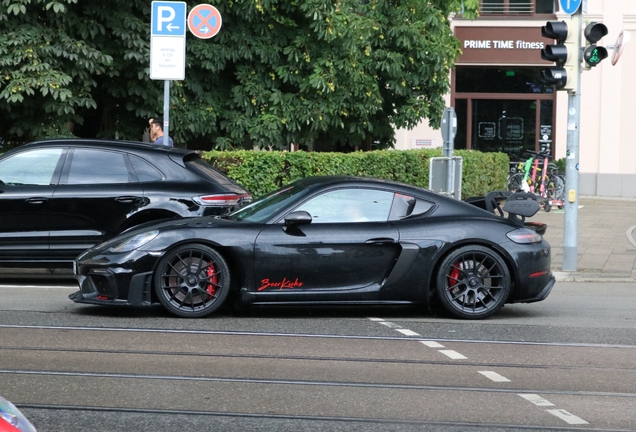 Porsche 718 Cayman GT4 RS Weissach Package