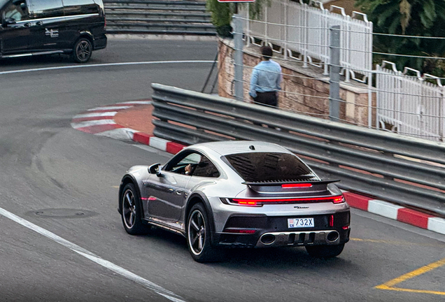 Porsche 992 Dakar