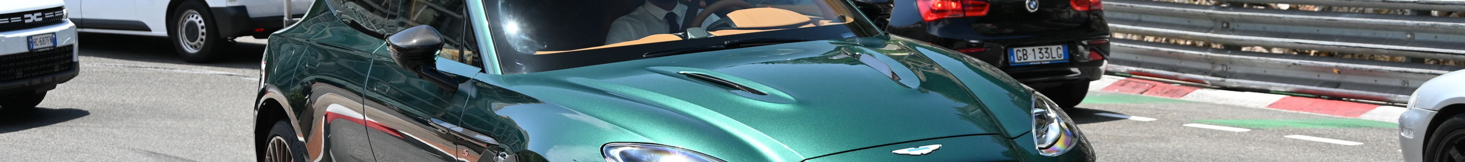 Aston Martin DBX S