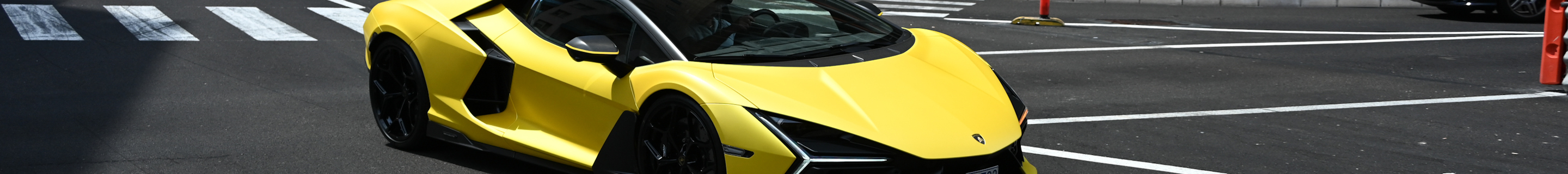 Lamborghini Revuelto