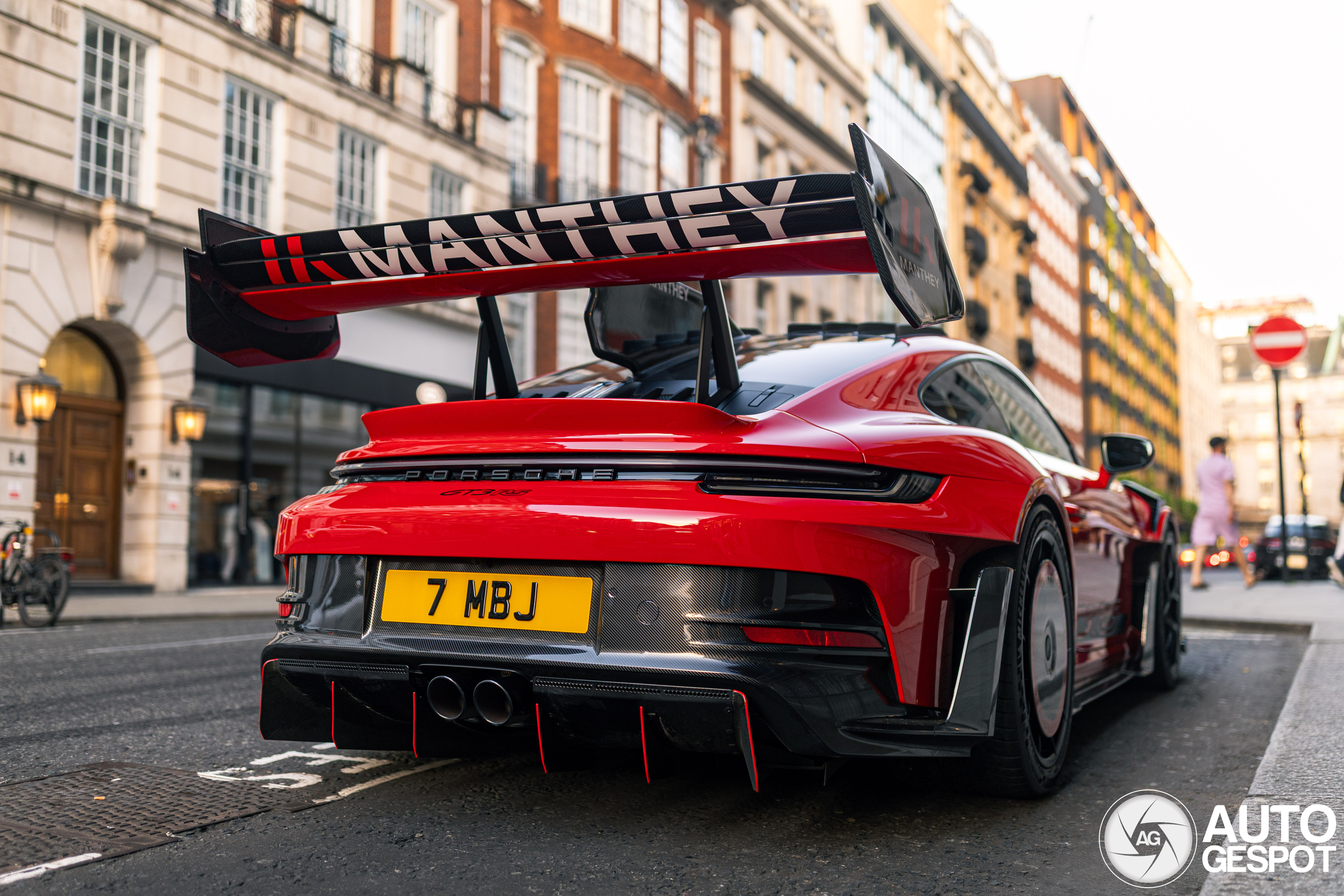 Porsche 992 GT3 RS MkI Weissach Package Manthey Racing