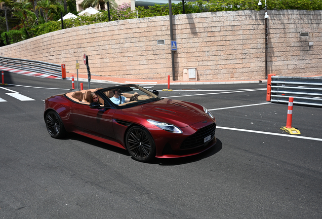 Aston Martin DB12 Volante