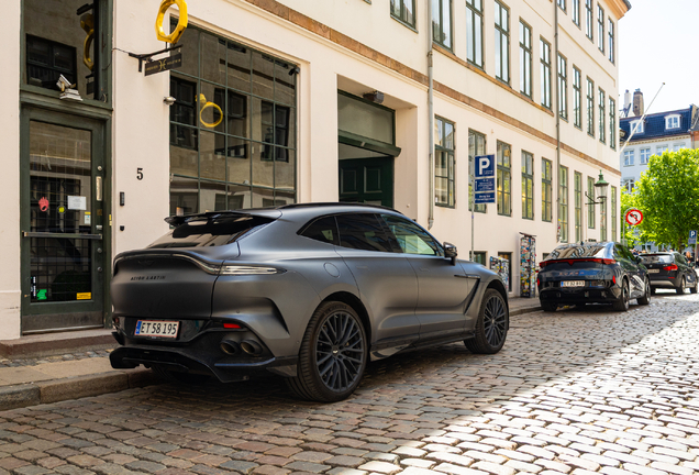 Aston Martin DBX707