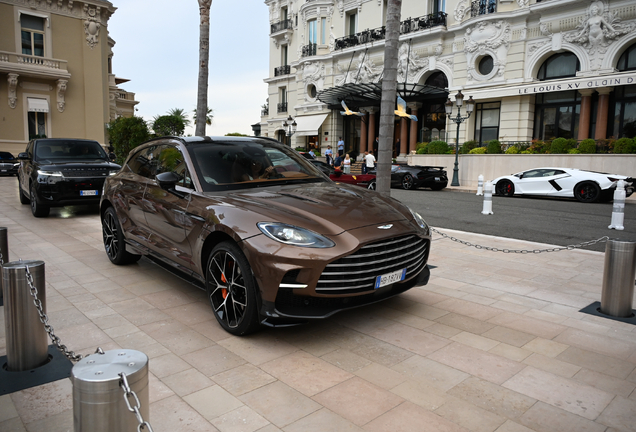 Aston Martin DBX707
