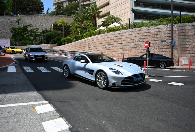 Aston Martin Vanquish 2025