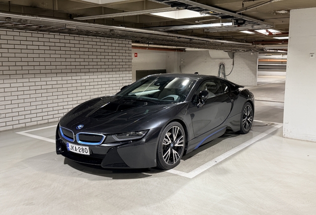 BMW i8