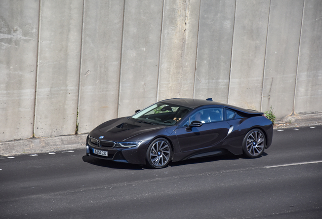 BMW i8
