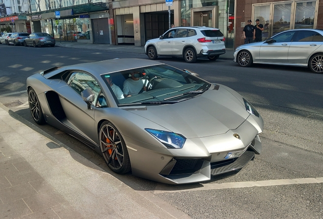 Lamborghini Aventador LP700-4