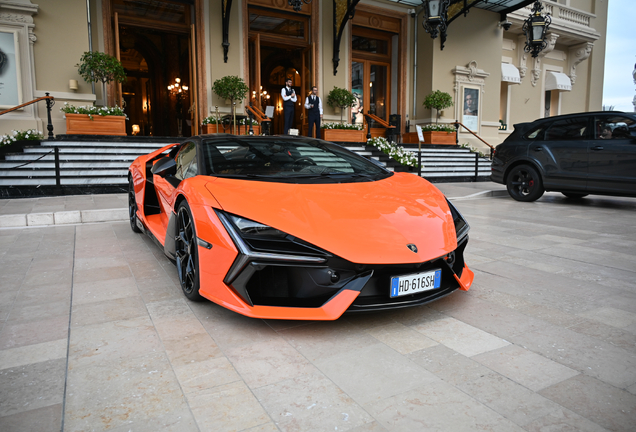 Lamborghini Revuelto