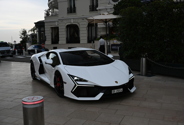 Lamborghini Revuelto