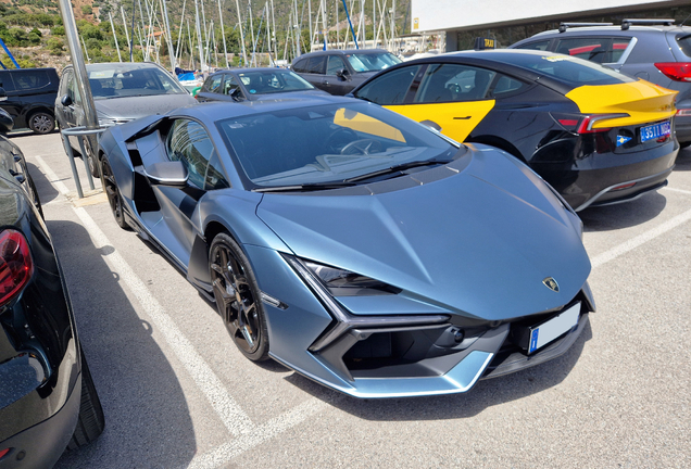 Lamborghini Revuelto