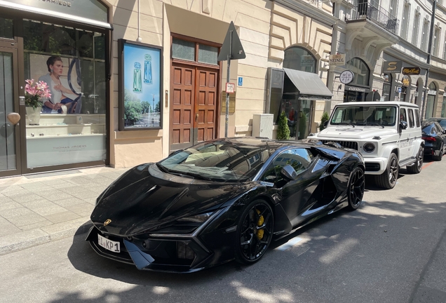 Lamborghini Revuelto