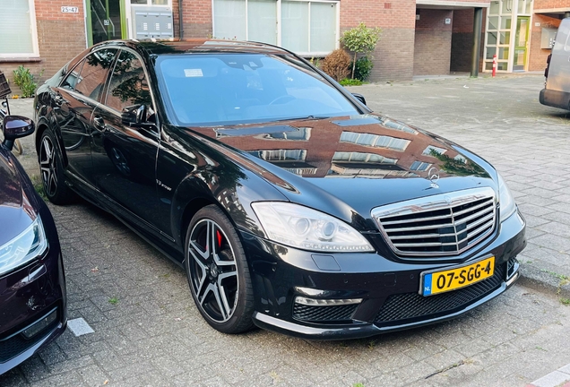 Mercedes-Benz S 63 AMG W221 2011