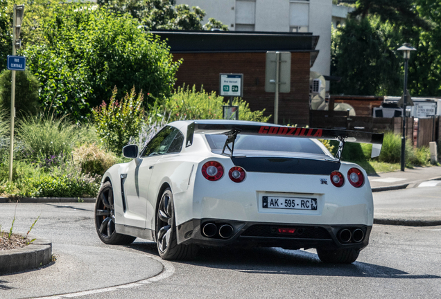 Nissan GT-R