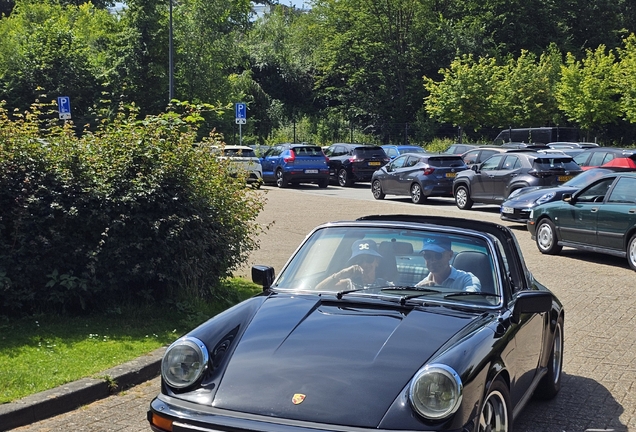 Porsche 911 targa sc