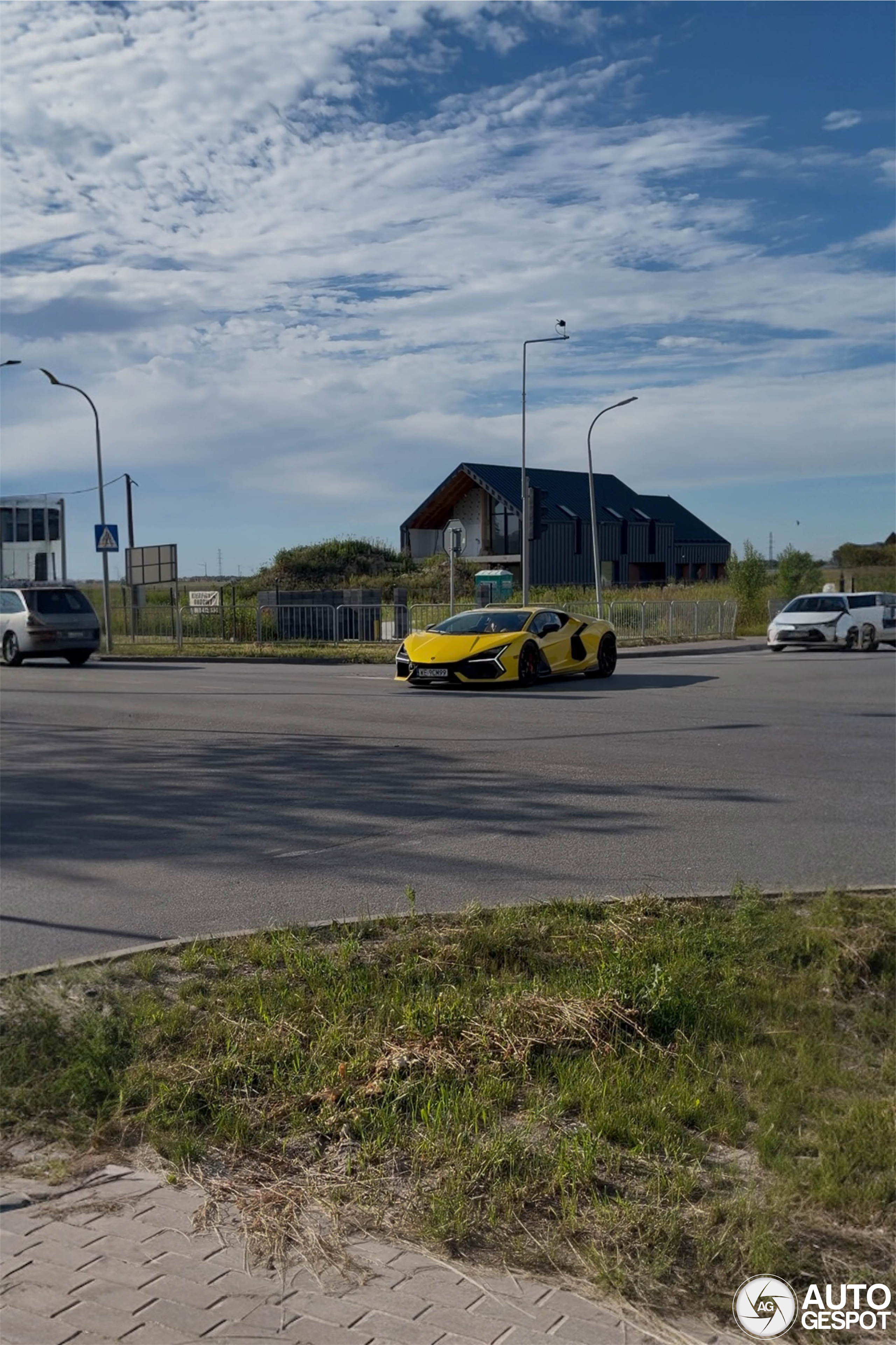 Lamborghini Revuelto