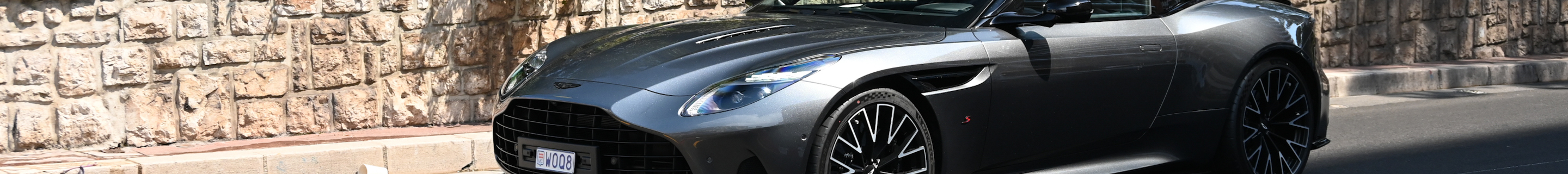 Aston Martin DB12 S