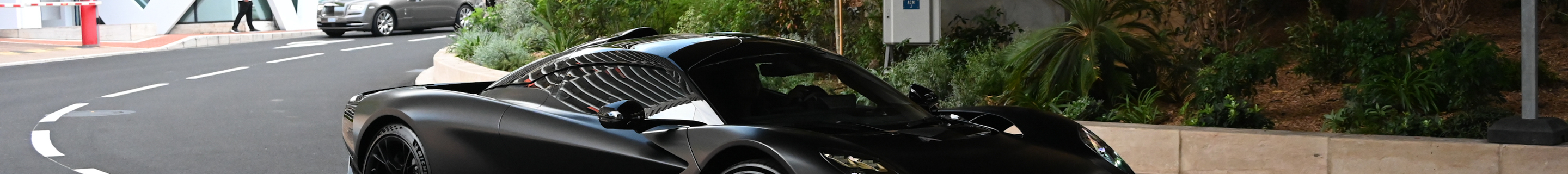 Aston Martin Valhalla