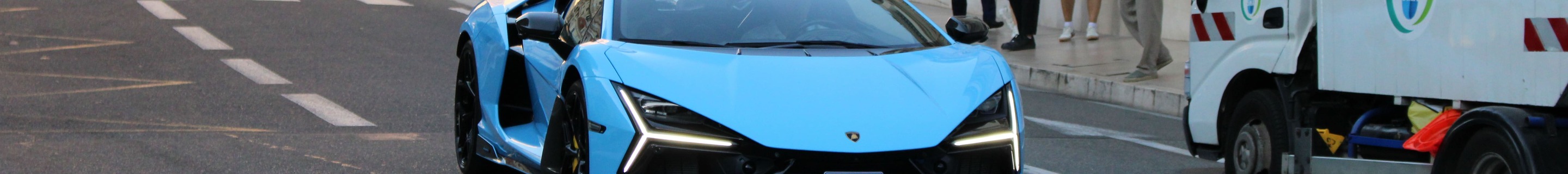 Lamborghini Revuelto