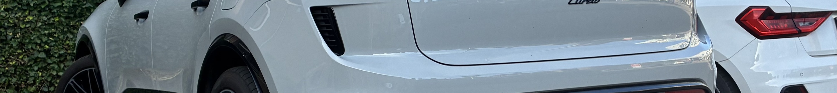 Porsche Macan EV Turbo