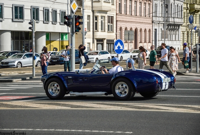 AC Cobra 427