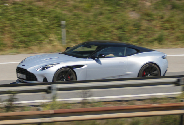 Aston Martin DB12