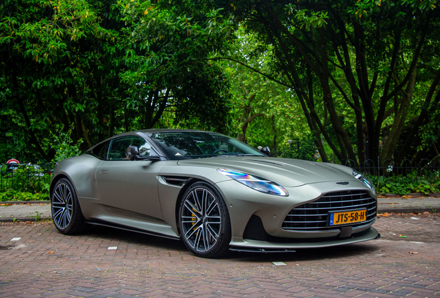 Aston Martin DB12