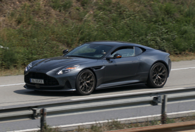 Aston Martin DB12
