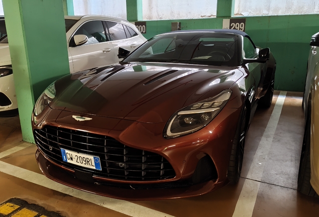 Aston Martin DB12 Volante