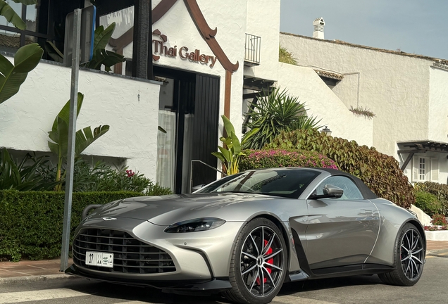 Aston Martin V12 Vantage Roadster 2023