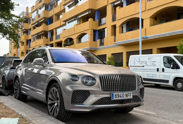 Bentley Bentayga Hybrid 2024