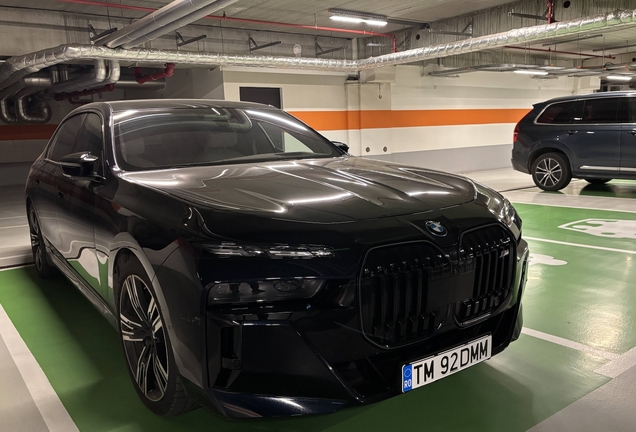 BMW M760e xDrive