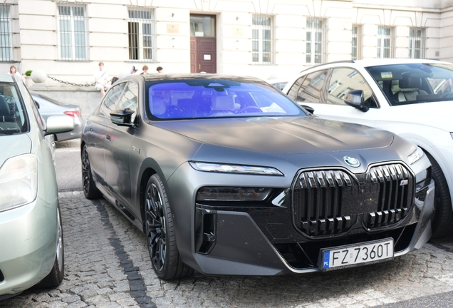BMW M760e xDrive