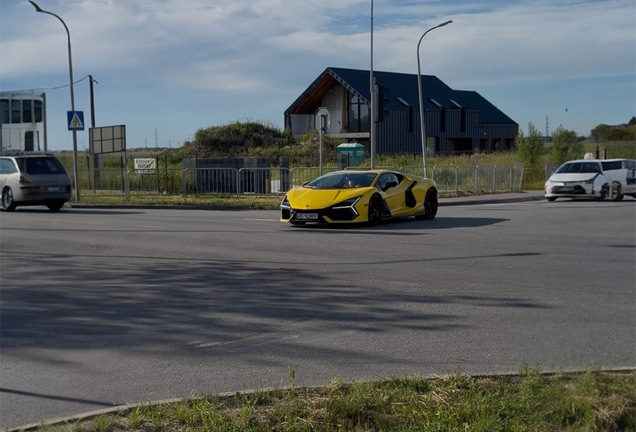 Lamborghini Revuelto