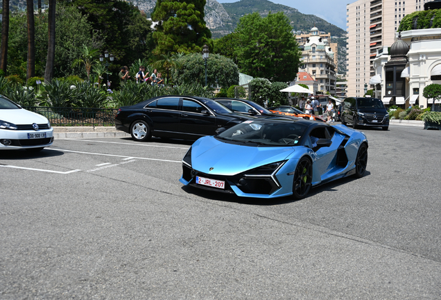 Lamborghini Revuelto