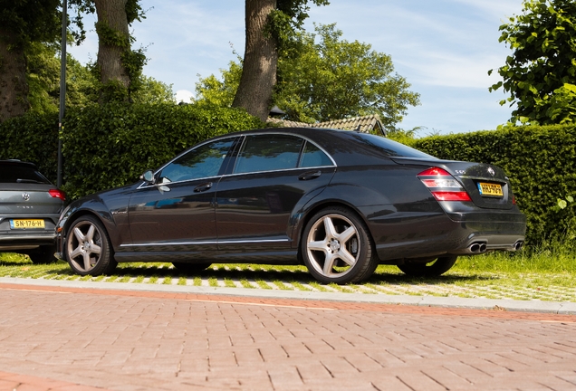 Mercedes-Benz S 65 AMG V221