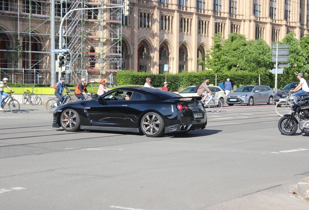 Nissan GT-R 2011