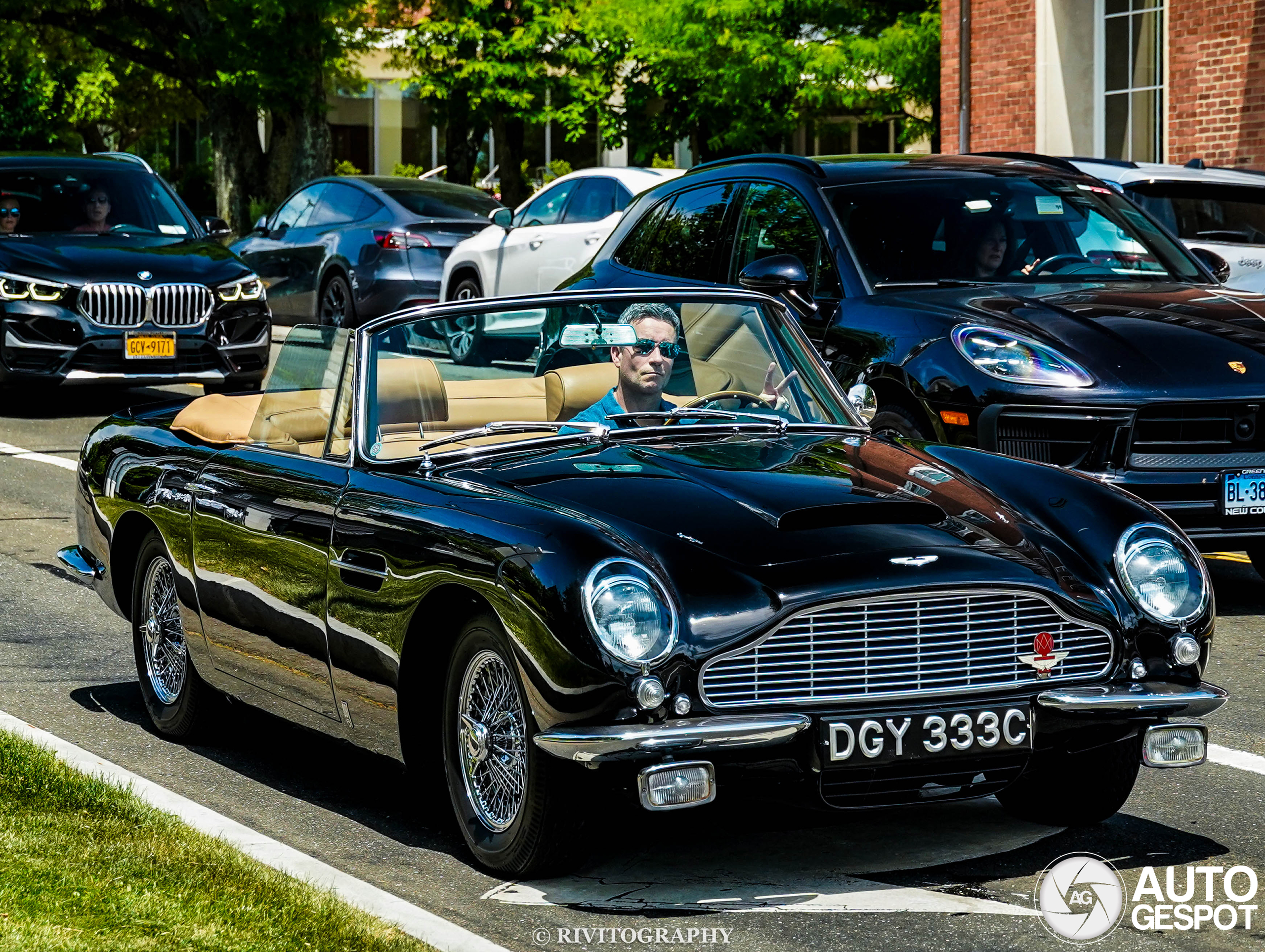 Aston Martin DB6 Volante