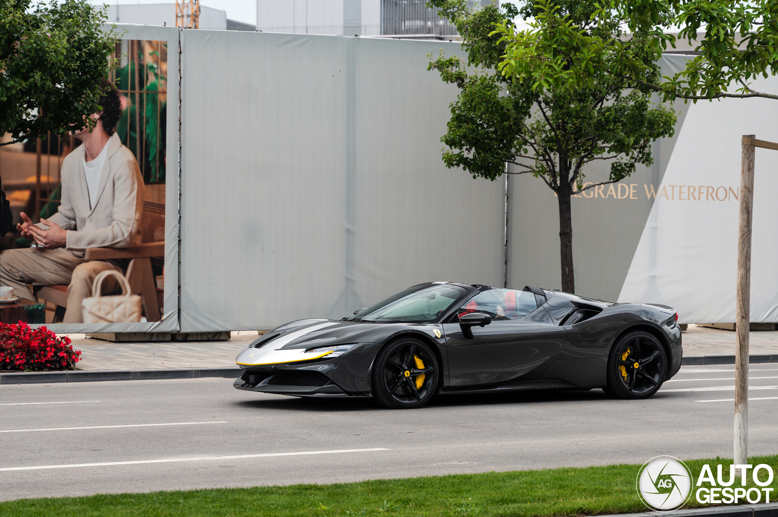 Ferrari SF90 Spider