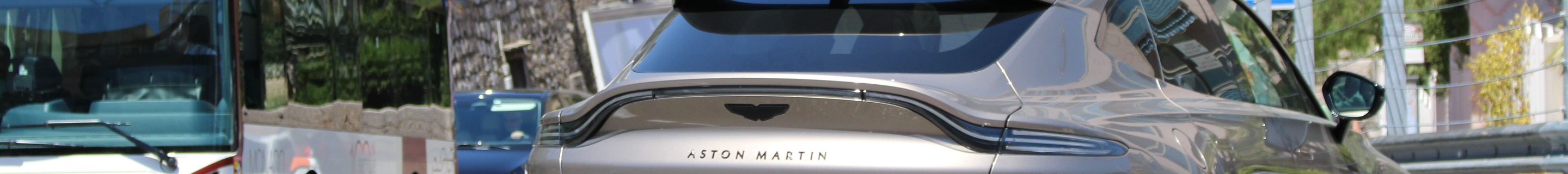 Aston Martin DBX