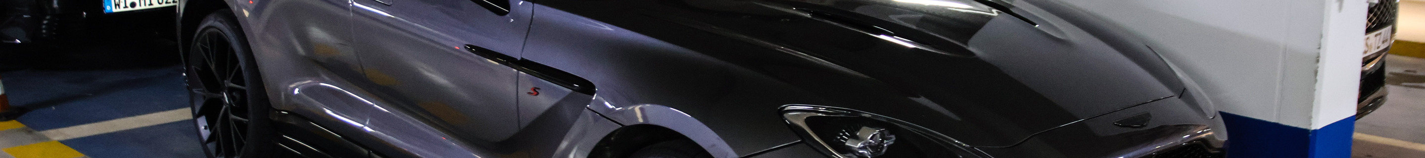 Aston Martin DBX S